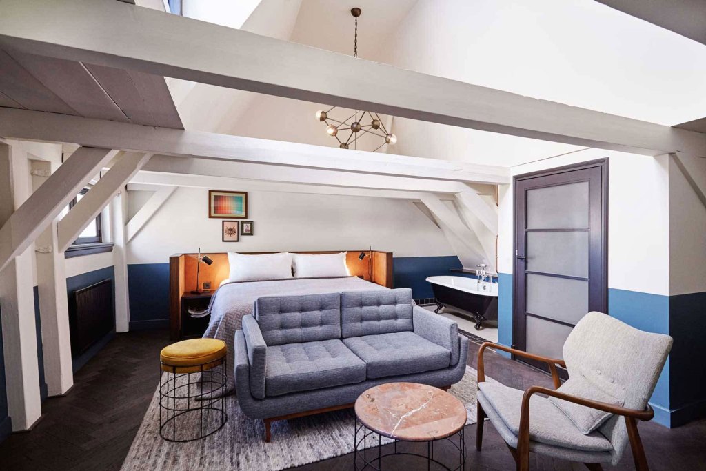 "Tubby" Concept Room