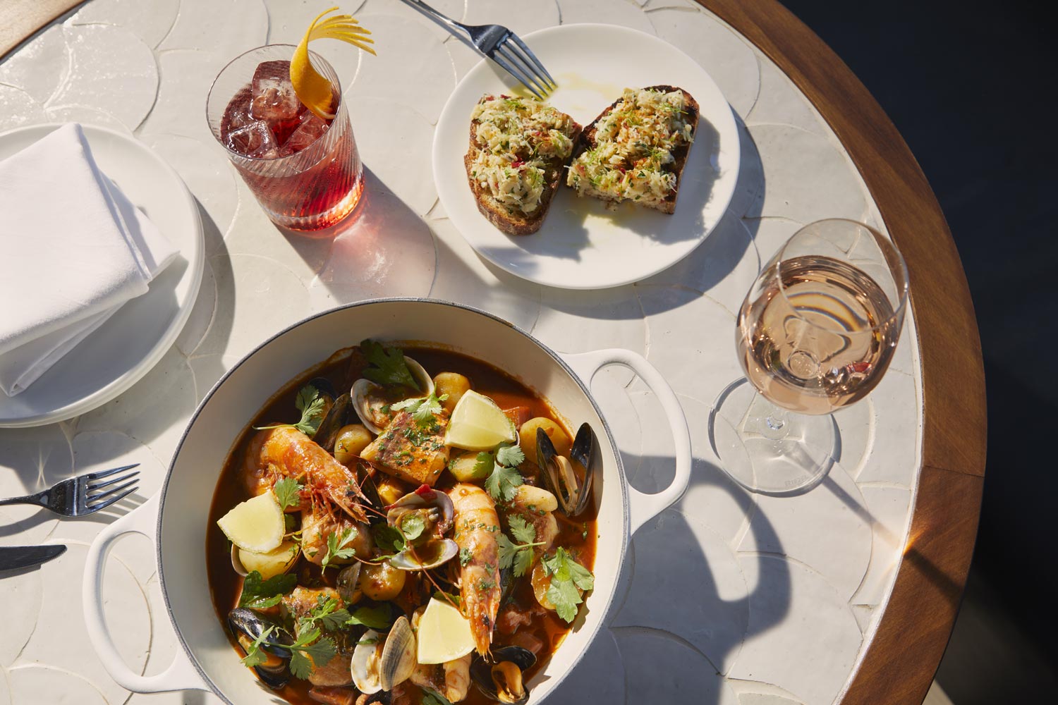 Mussels and drinks served at Seabird