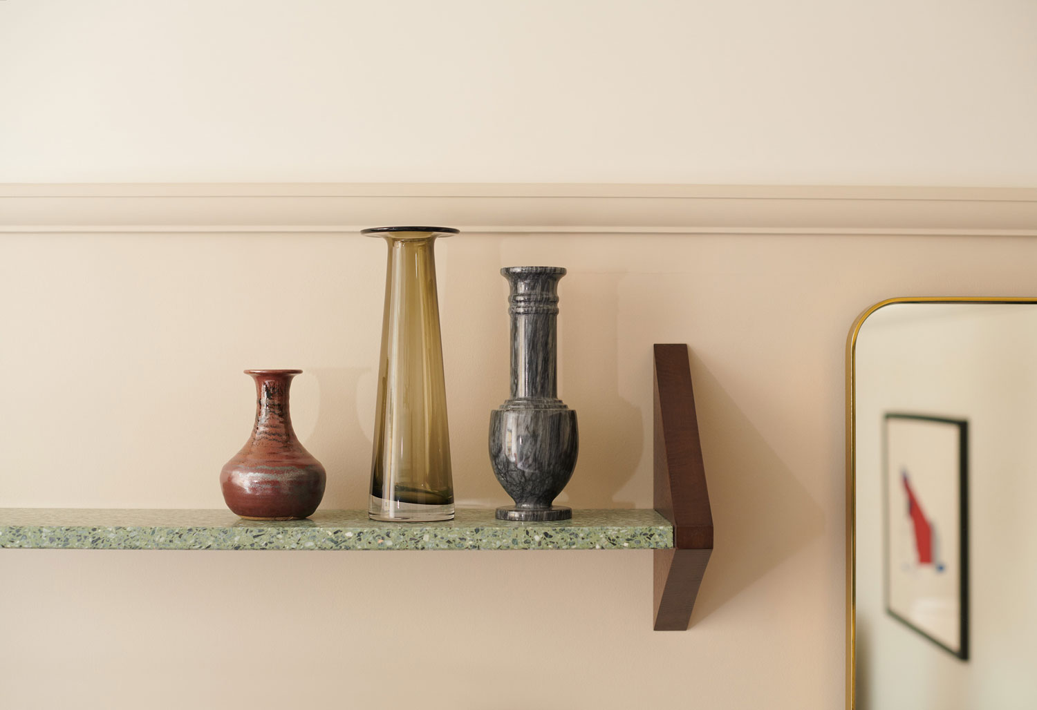 Shelf with decorative vases in Rome hotel room