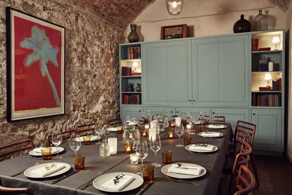 Private dining set up in La Planque