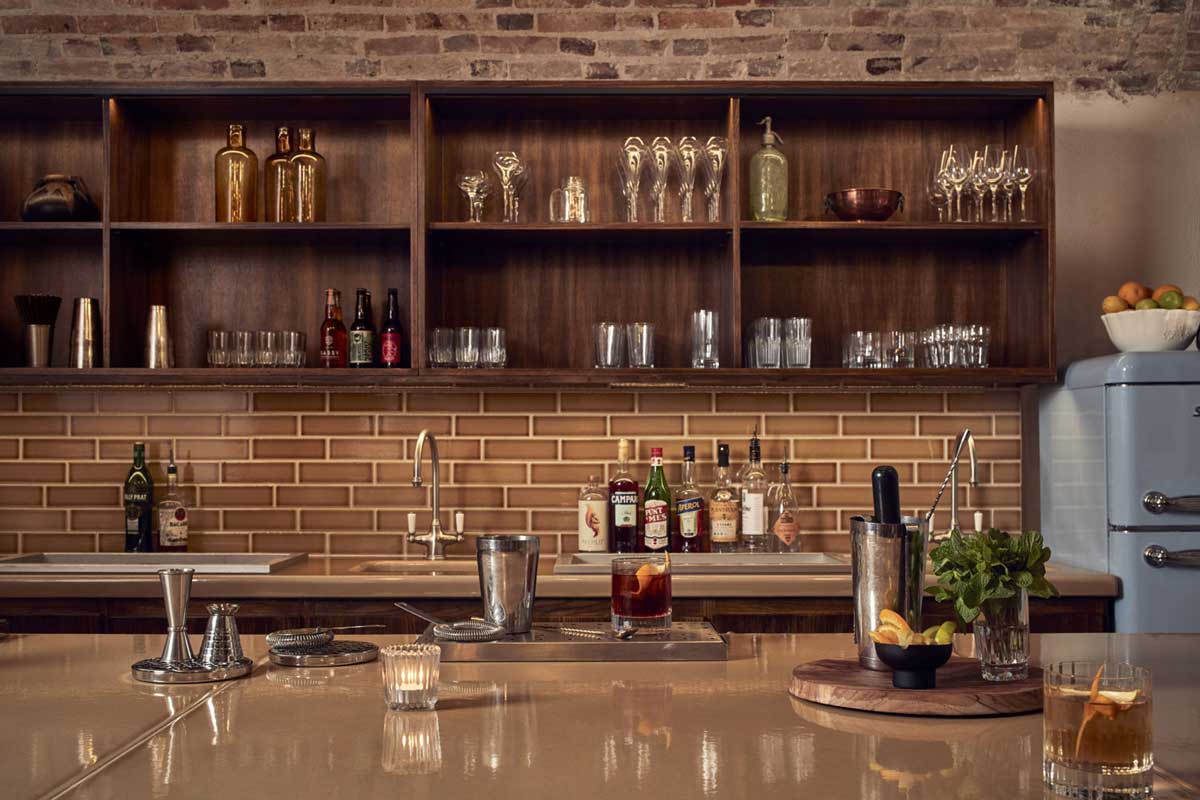 Cocktails in La Cuisine for a party