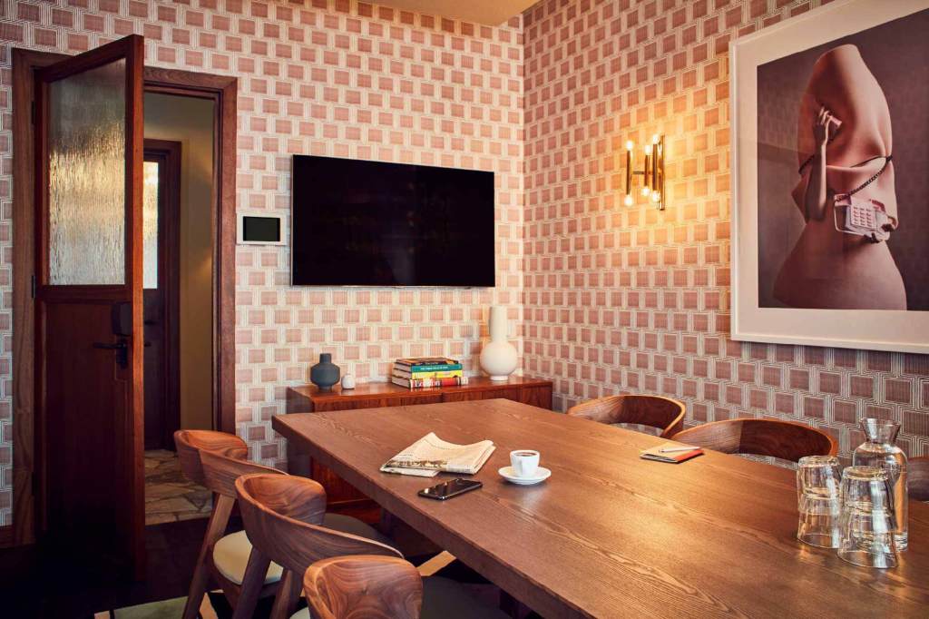 Study setting up for meetings