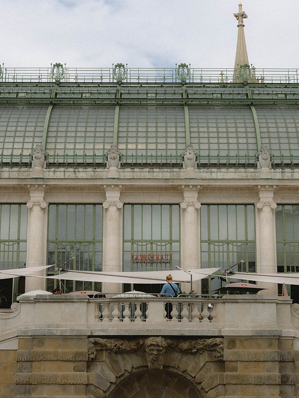 Front view of the glass-fronted palmhaus