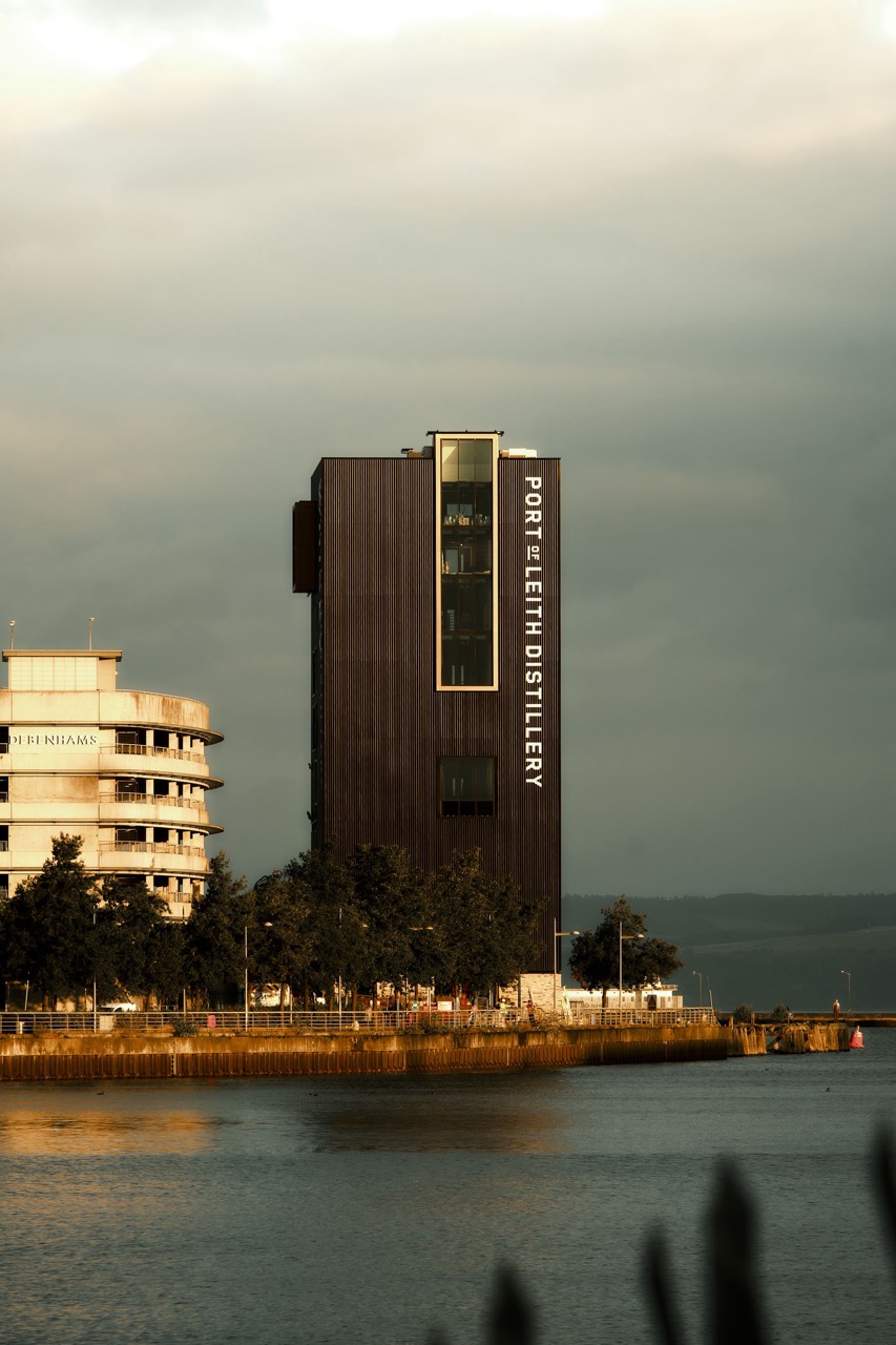 Large building which is the port of Leith distillery